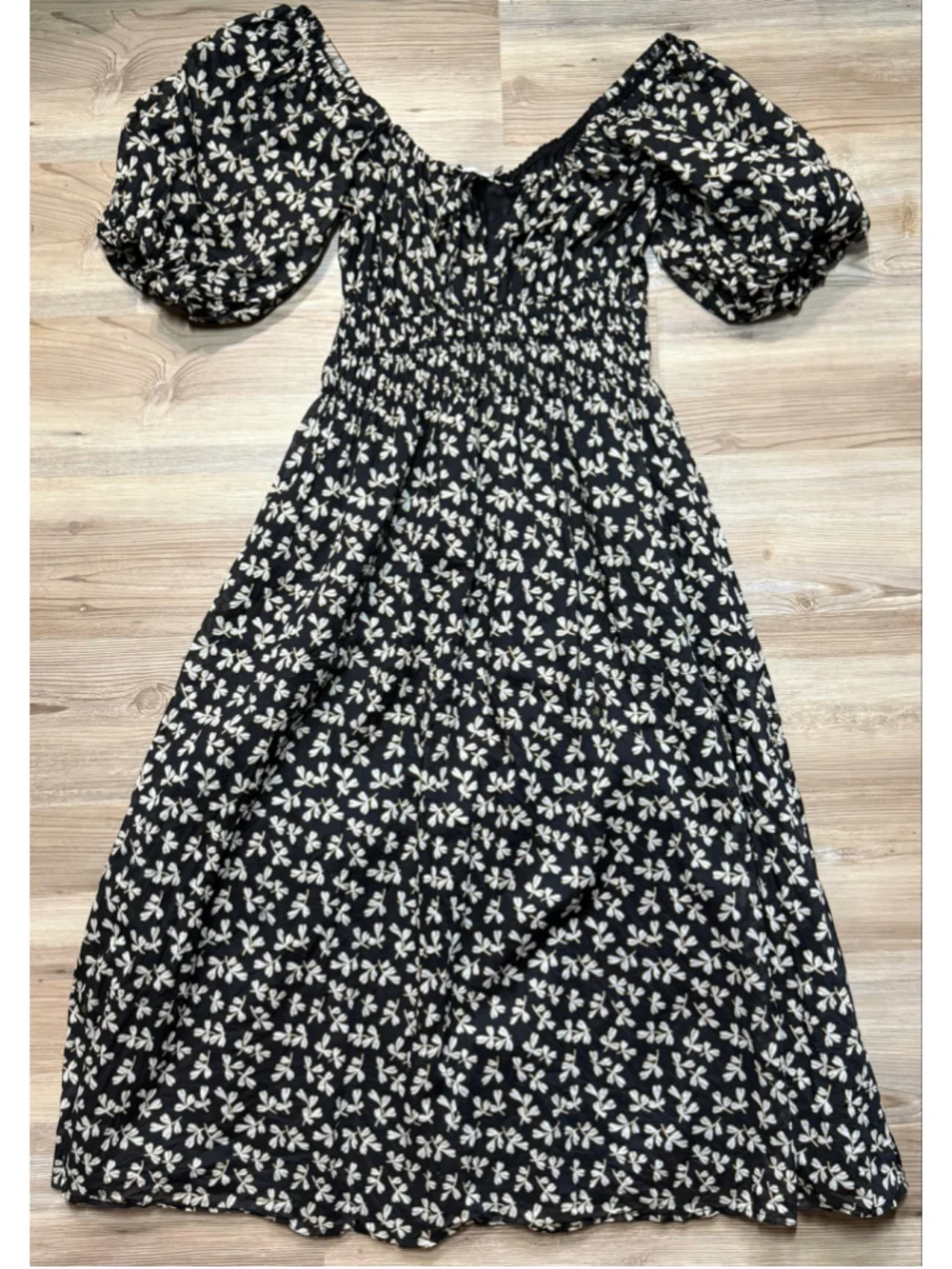 Women's Tory Burch Smocked Midi Dress in Black Little Leaves Size S